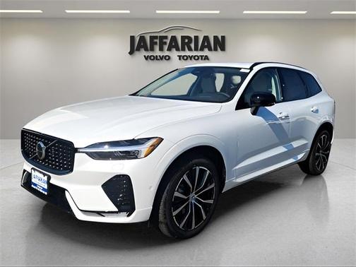 2025 Volvo XC60 B5 Plus