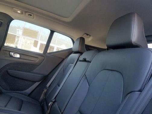 2026 Volvo XC40 B5 Core