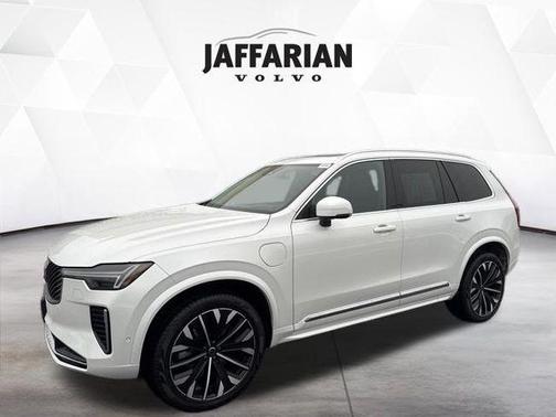 2025 Volvo XC90 Plug-In Hybrid T8 Ultra 7-Seater