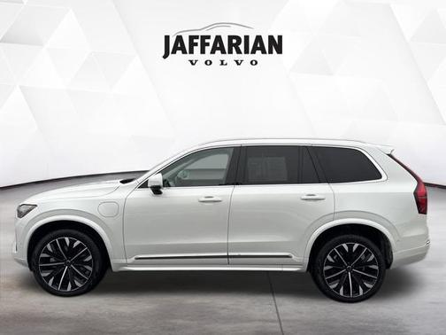 2025 Volvo XC90 Plug-In Hybrid T8 Ultra 7-Seater