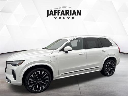 2025 Volvo XC90 Plug-In Hybrid T8 Ultra 7-Seater