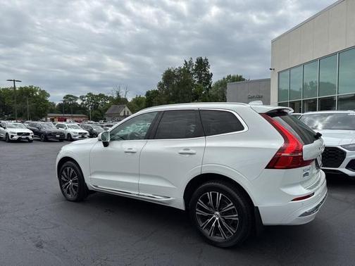 2022 Volvo XC60 B5 Inscription