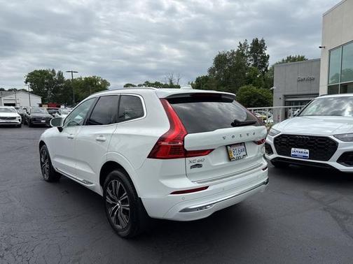 2022 Volvo XC60 B5 Inscription