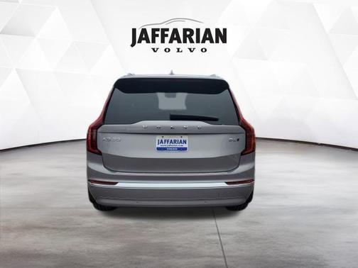 2026 Volvo XC90 B6 Plus 6-Seater