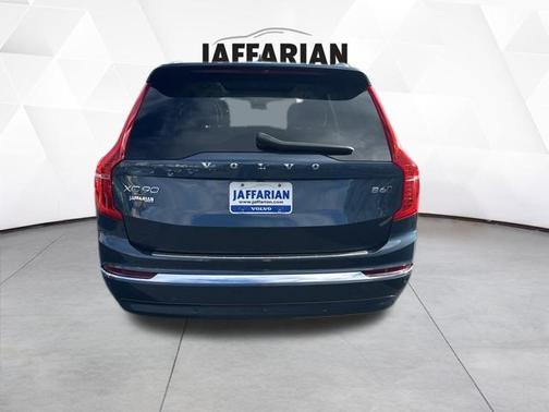 2023 Volvo XC90 B6 Plus 7-Seater
