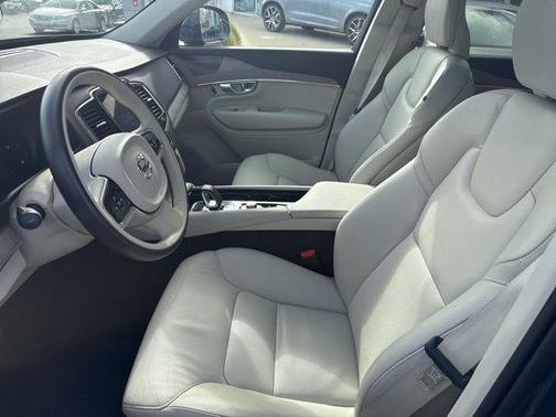 2023 Volvo XC90 B6 Plus 7-Seater