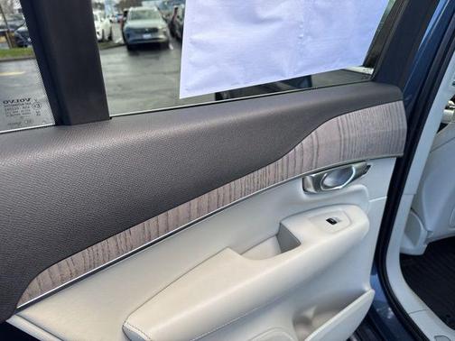 2023 Volvo XC90 B6 Plus 7-Seater