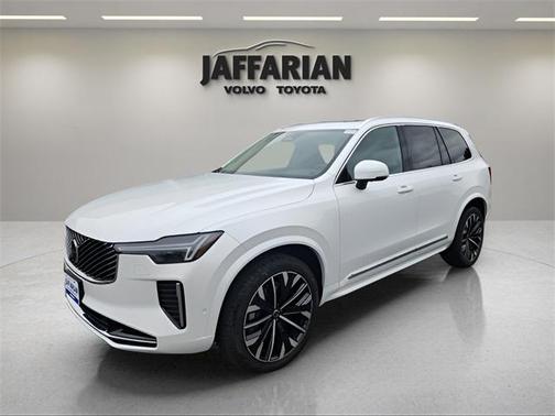 2025 Volvo XC90 B6 Plus 7-Seater