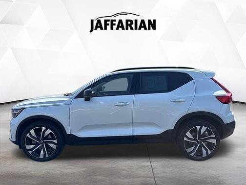 2023 Volvo XC40 Plus