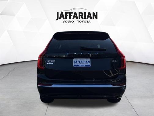 2023 Volvo XC90 B6 Plus 6-Seater