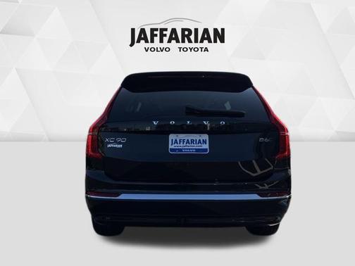 2023 Volvo XC90 B6 Plus 6-Seater