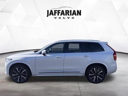 2023 Volvo XC90 Plus