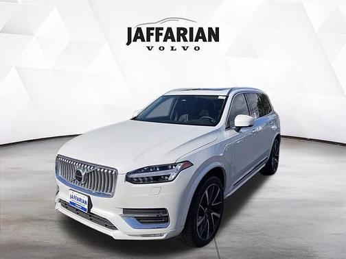 2023 Volvo XC90 Plus