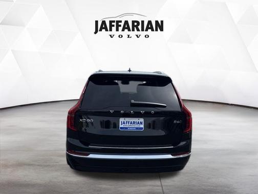 Onyx Black Metallic 2026 Volvo XC90 B6 Plus 6-Seater