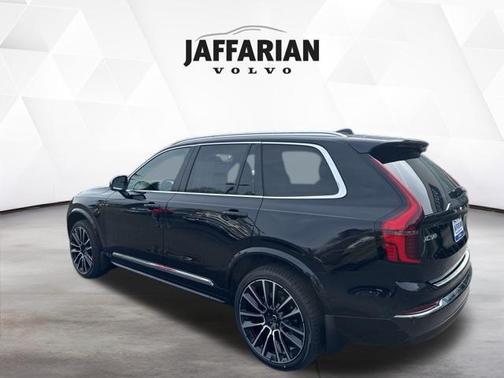 Onyx Black Metallic 2026 Volvo XC90 B6 Plus 6-Seater