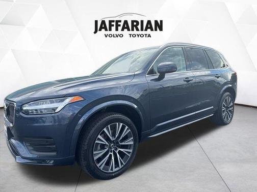 2022 Volvo XC90 T5 Momentum 7 Passenger
