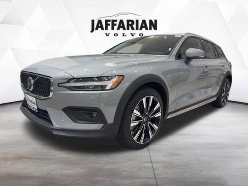Gray Metallic 2026 Volvo V60 Cross Country B5 Ultra