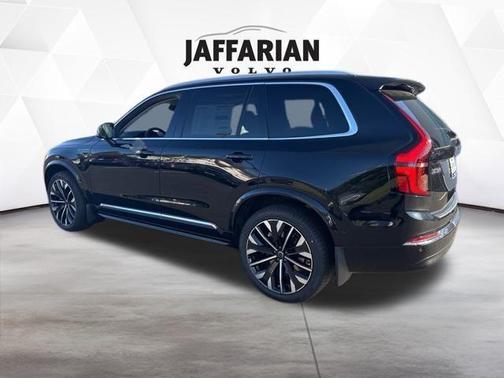 2026 Volvo XC90 B5 Plus 7-Seater