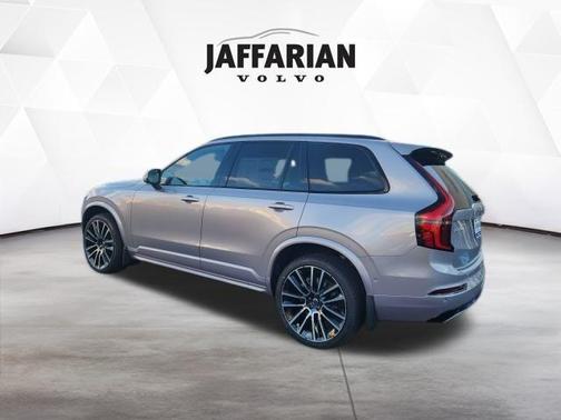 2026 Volvo XC90 B6 Ultra Dark Theme 7-Seater