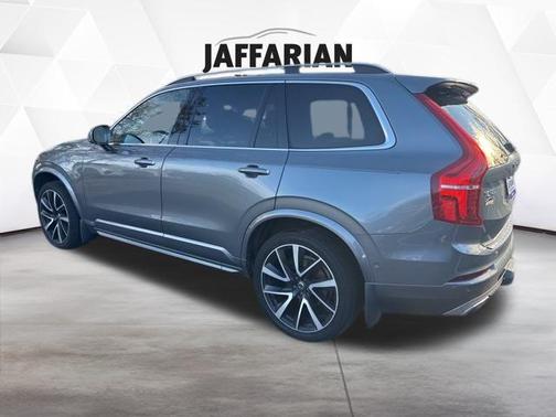 2018 Volvo XC90 T6 Momentum