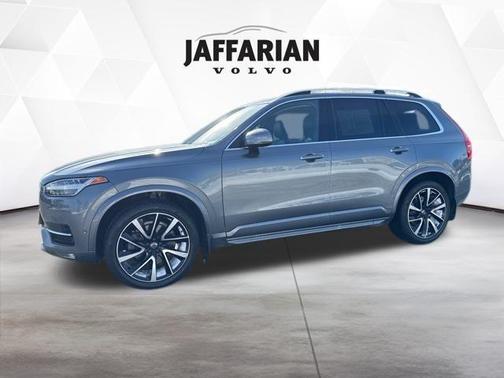 2018 Volvo XC90 T6 Momentum