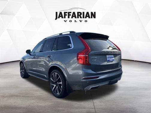 2018 Volvo XC90 T6 Momentum
