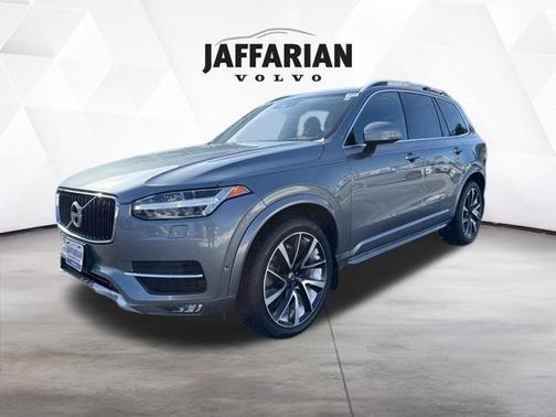 2018 Volvo XC90 T6 Momentum