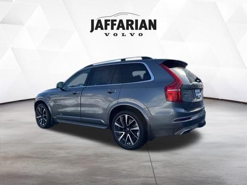 2018 Volvo XC90 T6 Momentum