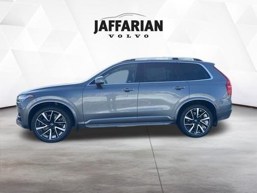 2018 Volvo XC90 T6 Momentum