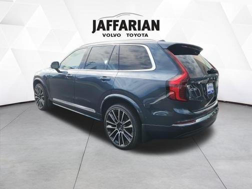 2026 Volvo XC90 B5 Plus 6-Seater
