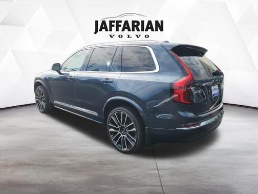 2026 Volvo XC90 B5 Plus 6-Seater