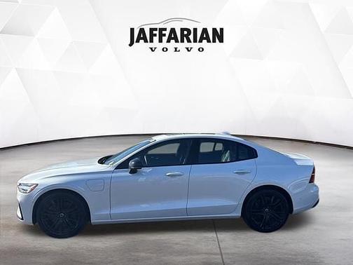 2023 Volvo S60 Recharge Plug-In Hybrid Plus