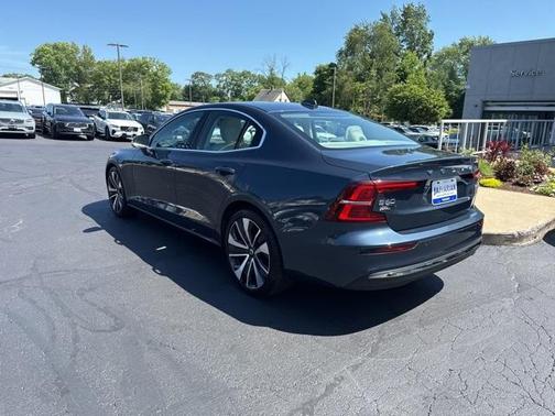 2023 Volvo S60 B5 Ultimate Bright Theme