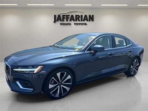 2023 Volvo S60 B5 Ultimate Bright Theme