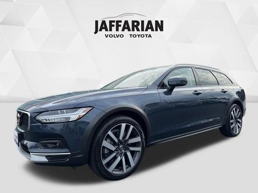 2023 Volvo V90 Cross Country B6 Plus