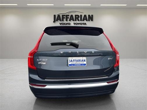 2023 Volvo XC90 B6 Plus 6-Seater
