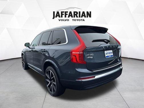 2023 Volvo XC90 B6 Plus 6-Seater