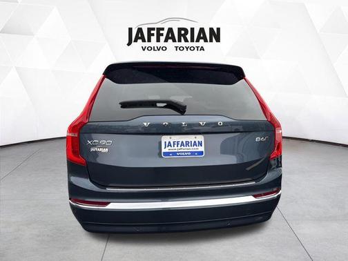 2023 Volvo XC90 B6 Plus 6-Seater