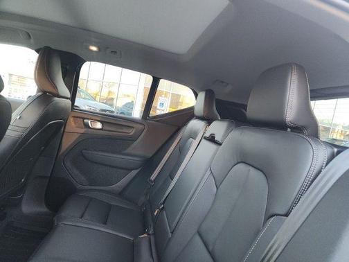 2026 Volvo XC40 B5 Core