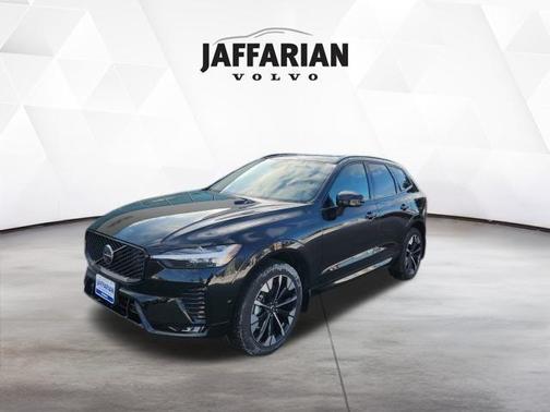 Onyx Black Metallic 2026 Volvo XC60 B5 Plus