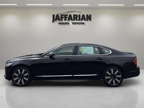 2025 Volvo S90 Plug-In Hybrid T8 Ultra