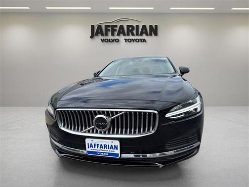 2025 Volvo S90 Plug-In Hybrid T8 Ultra