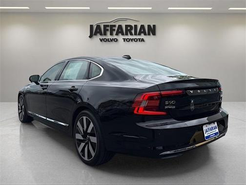 2025 Volvo S90 Plug-In Hybrid T8 Ultra