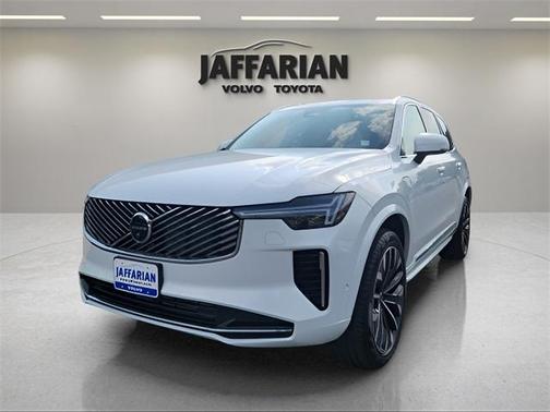 2025 Volvo XC90 Plug-In Hybrid T8 Plus 7-Seater