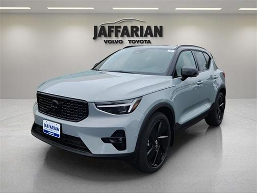 2026 Volvo XC40