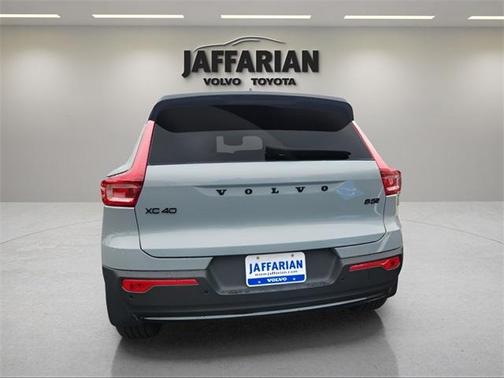 2026 Volvo XC40