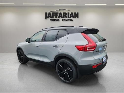 2026 Volvo XC40