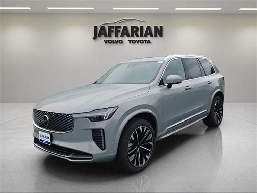 2025 Volvo XC90 B6 Plus 6-Seater