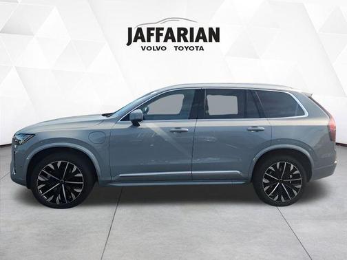 2026 Volvo XC90 Plug-In Hybrid T8 Plus 7-Seater