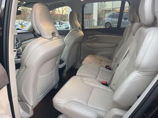 2022 Volvo XC90 T6 Inscription 7 Passenger
